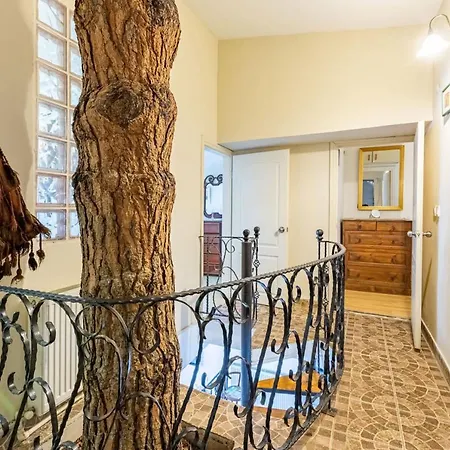 Villa Unique House With Tree Inside Near Sea In Maltepe Istanbul